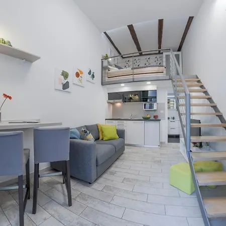 Urban Apartment *