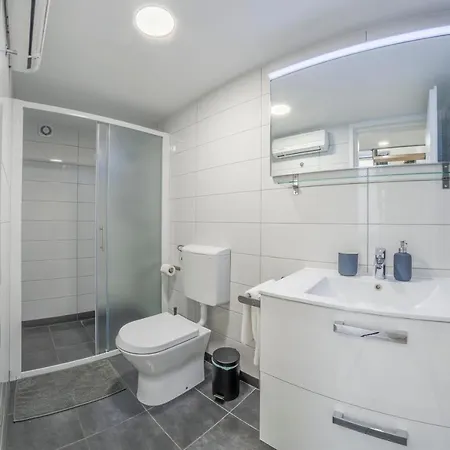 Urban Apartment *