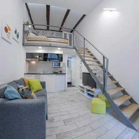 Urban Apartment *