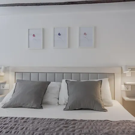 Urban Apartamento *
