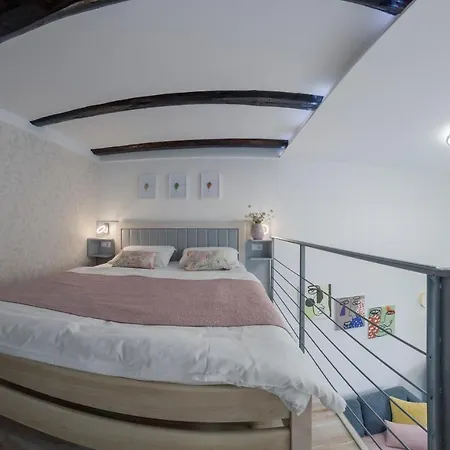 Urban Apartamento Pula